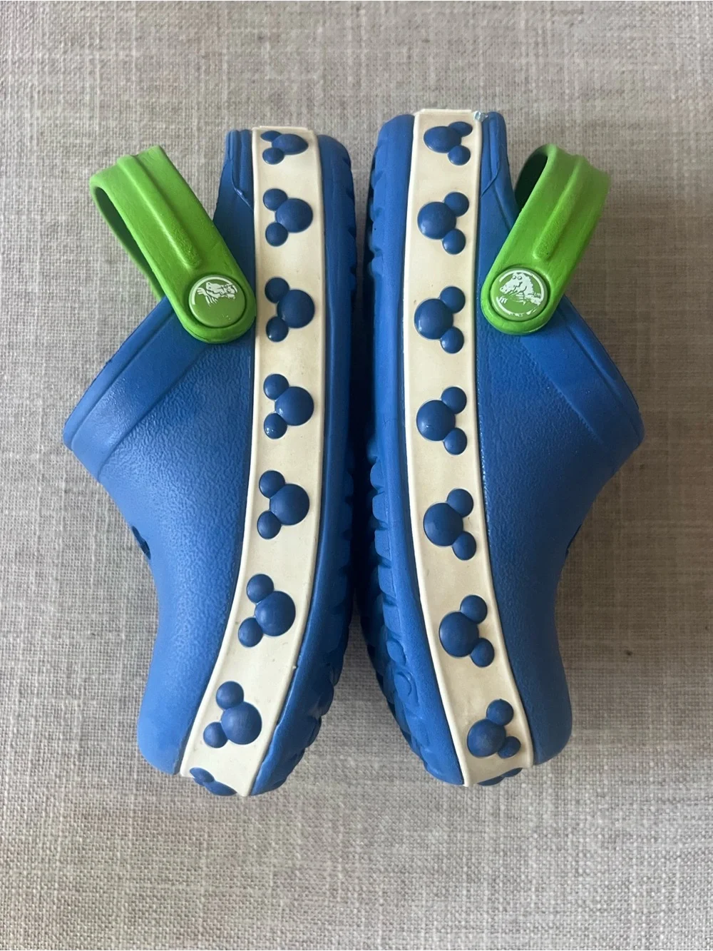 CROCS Disney Blue Clogs, kids/boys 8, casual playground school Mickey Mouse